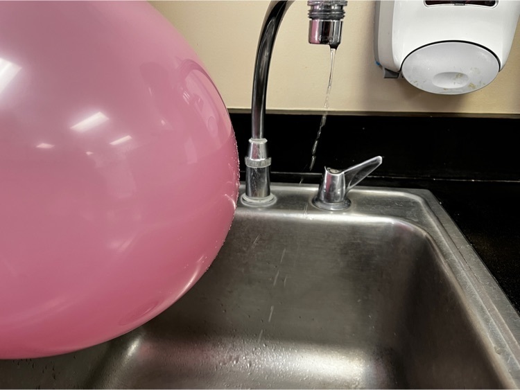 balloon reaction to water